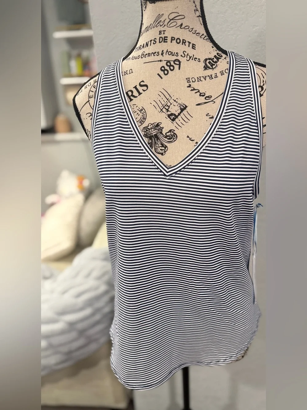 Southern Tide Cherise T-Back Performance Tank Top NWT Size Small Navy White - Picture 2 of 11